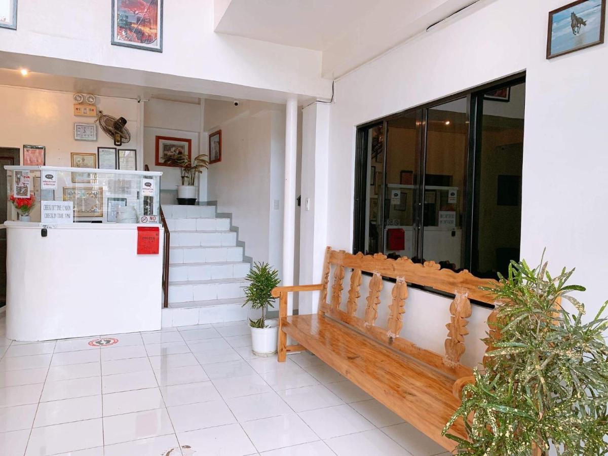 Luna Oslob Travellers Inn Extérieur photo