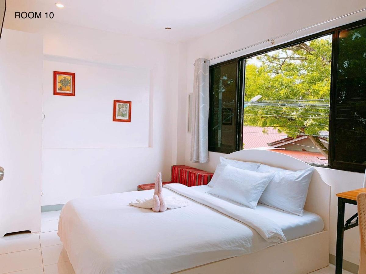 Luna Oslob Travellers Inn Extérieur photo