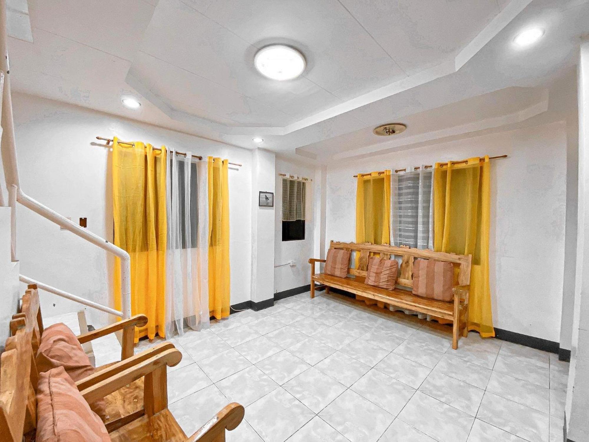 Luna Oslob Travellers Inn Extérieur photo
