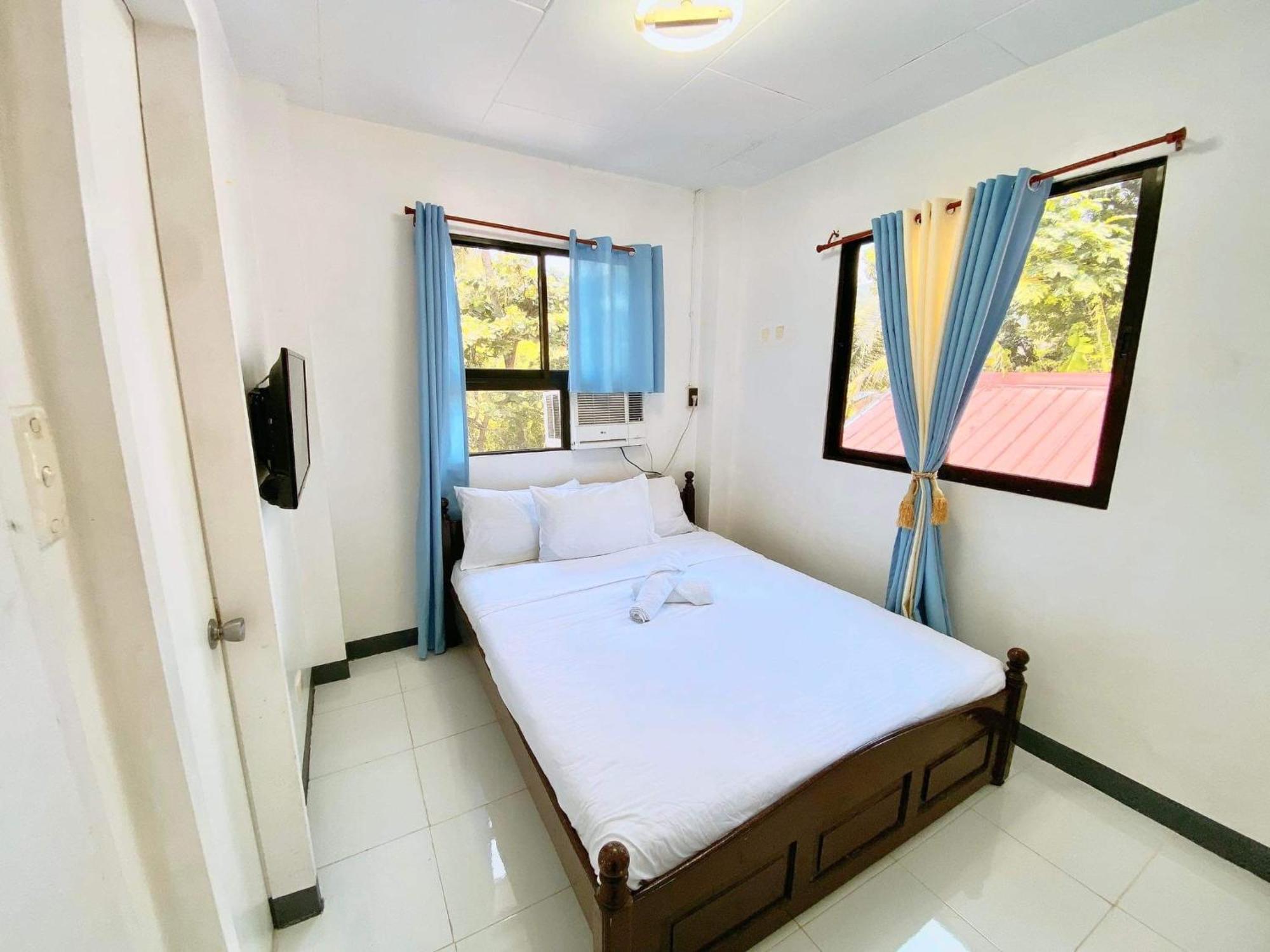 Luna Oslob Travellers Inn Extérieur photo