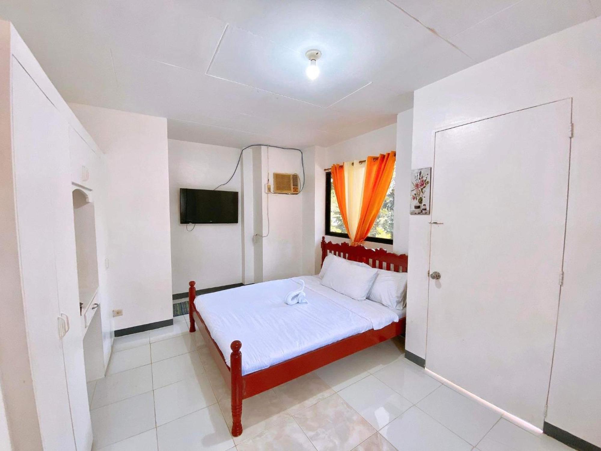 Luna Oslob Travellers Inn Extérieur photo