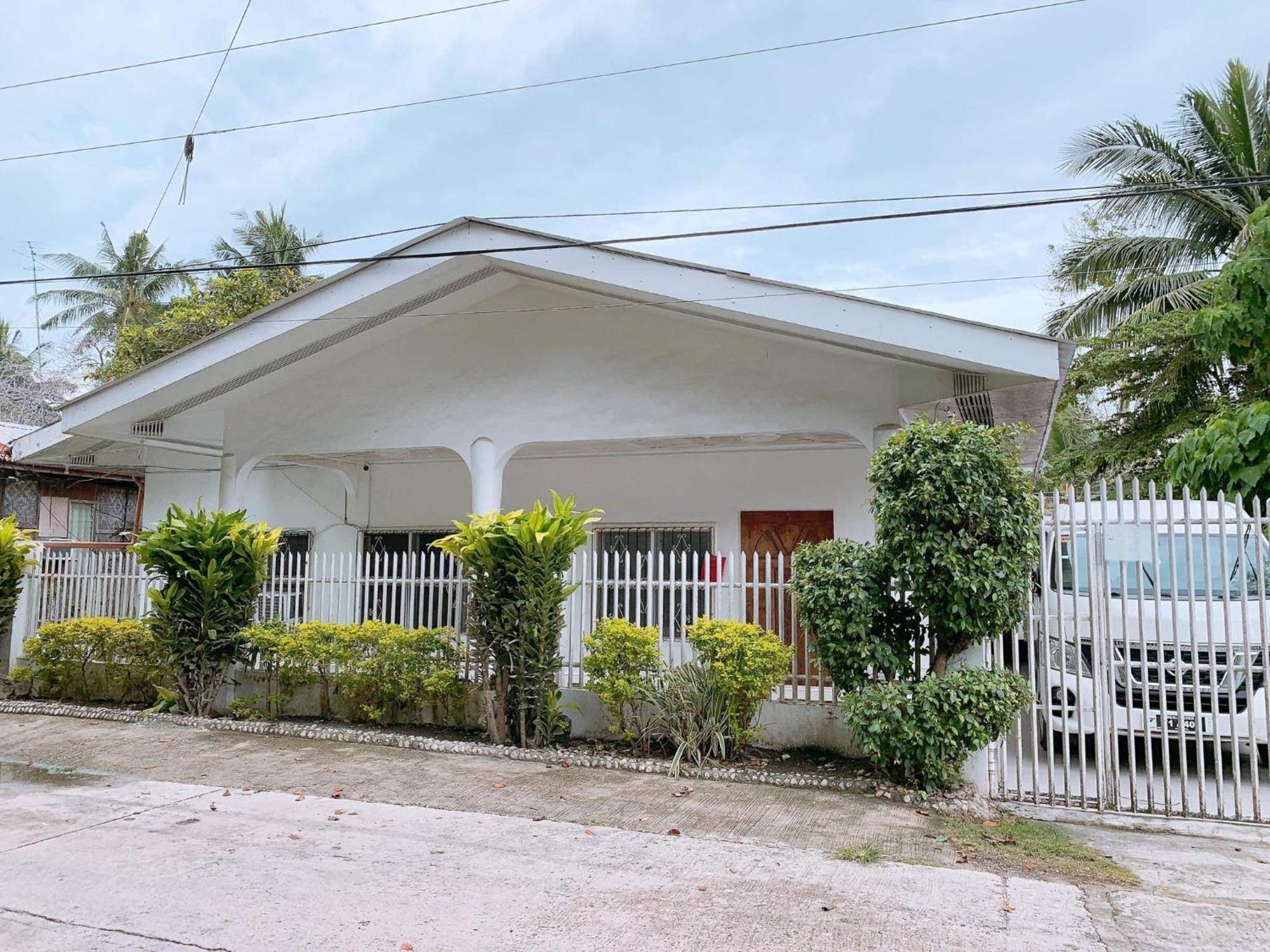 Luna Oslob Travellers Inn Extérieur photo