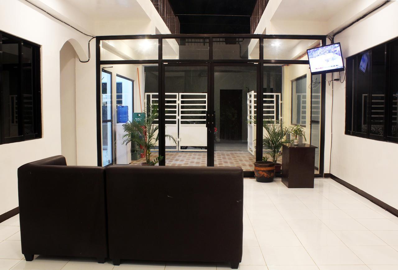 Luna Oslob Travellers Inn Extérieur photo