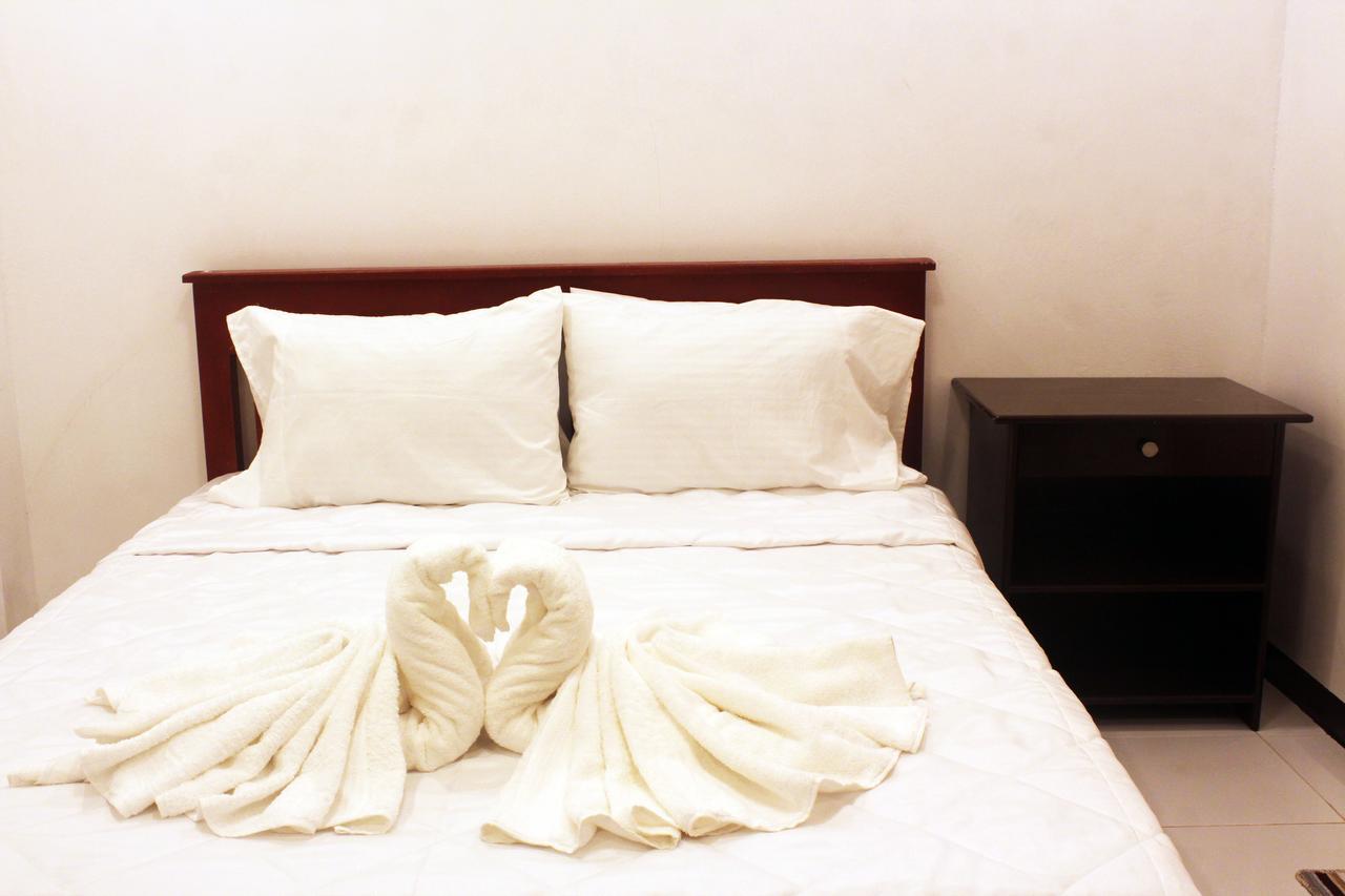 Luna Oslob Travellers Inn Extérieur photo