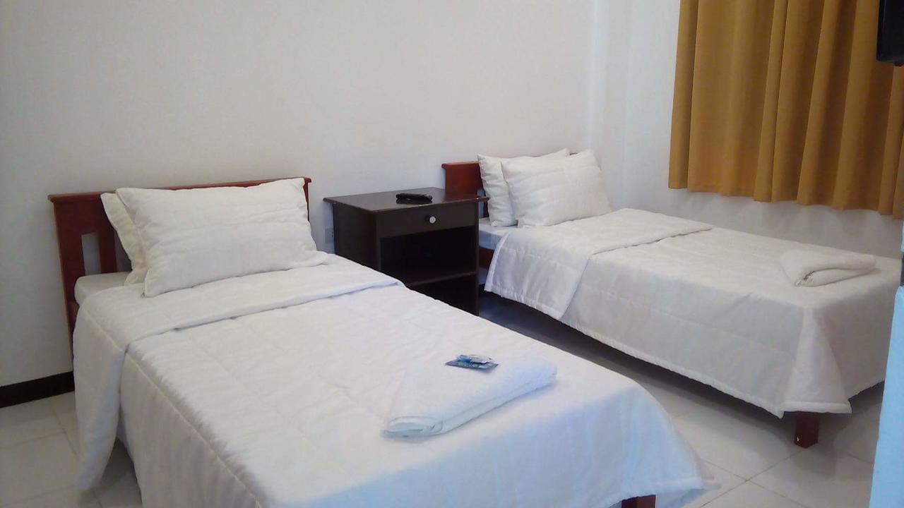 Luna Oslob Travellers Inn Extérieur photo
